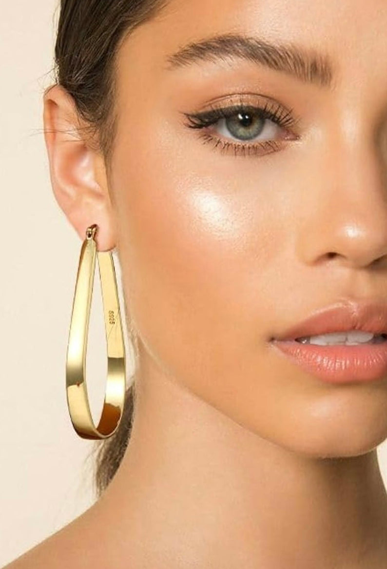 SLEEK DROP HOOPS