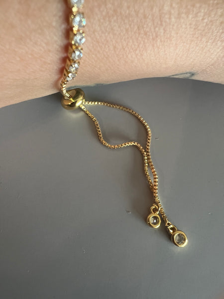 700-THE HAMSA PROTECTION BRACELET-BLUE SAPPHIRE HEART